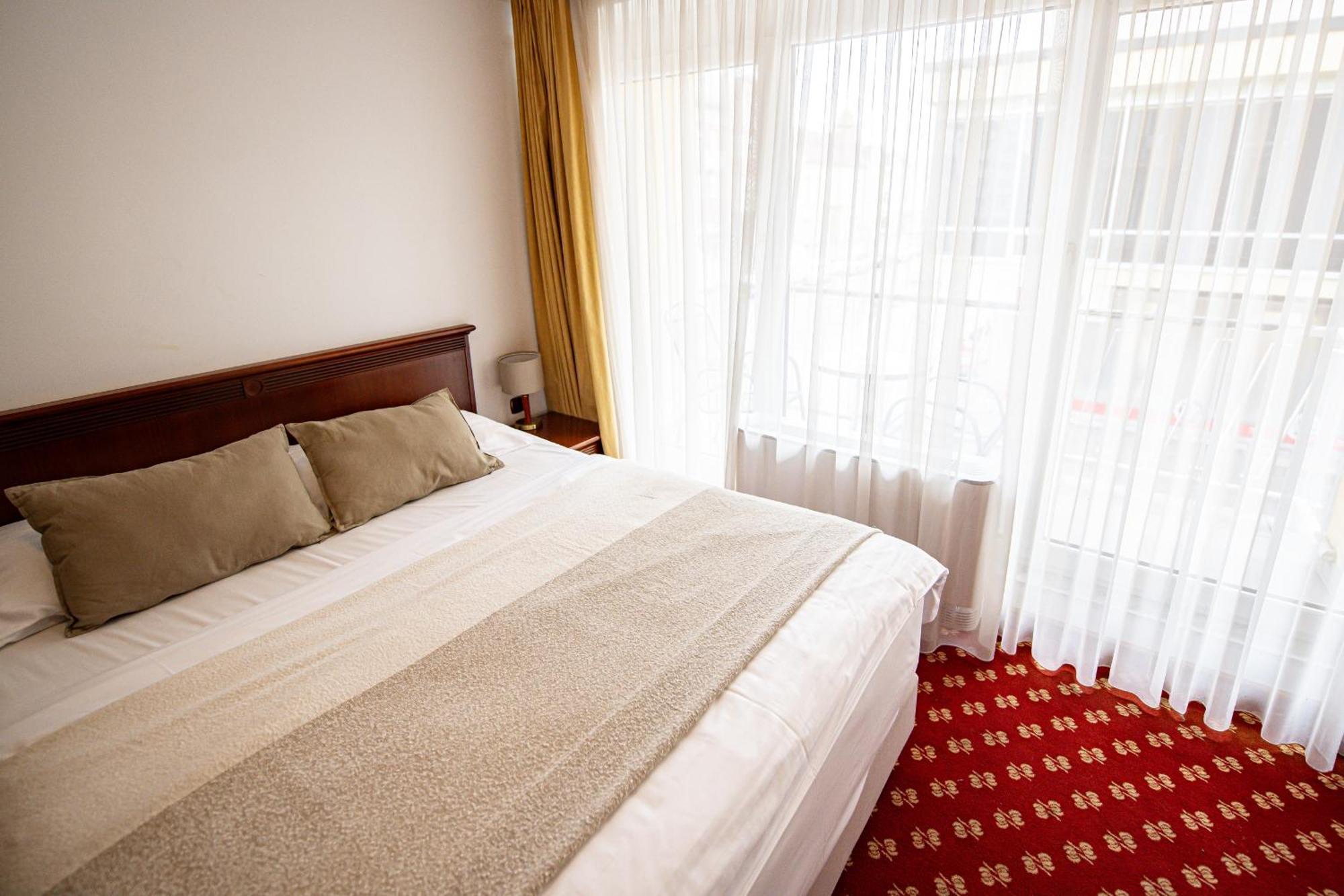 Hotel Zvezda Мурска-Собота Экстерьер фото